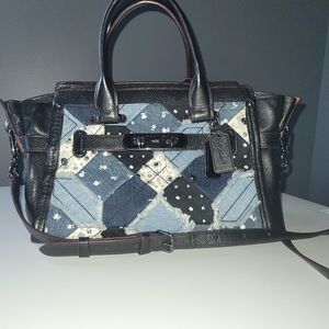 COACH SWAGGER LEATHER CROSSBODY SATCHEL